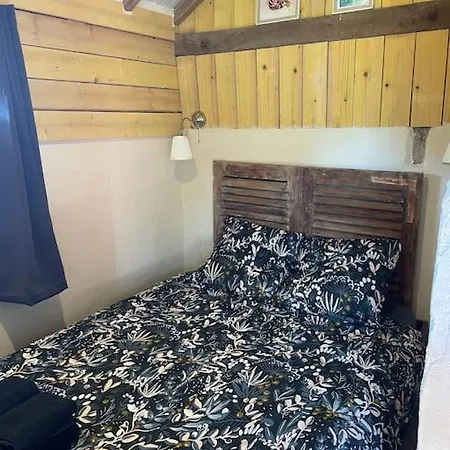 Maisonnette A La Campagne Gennetines